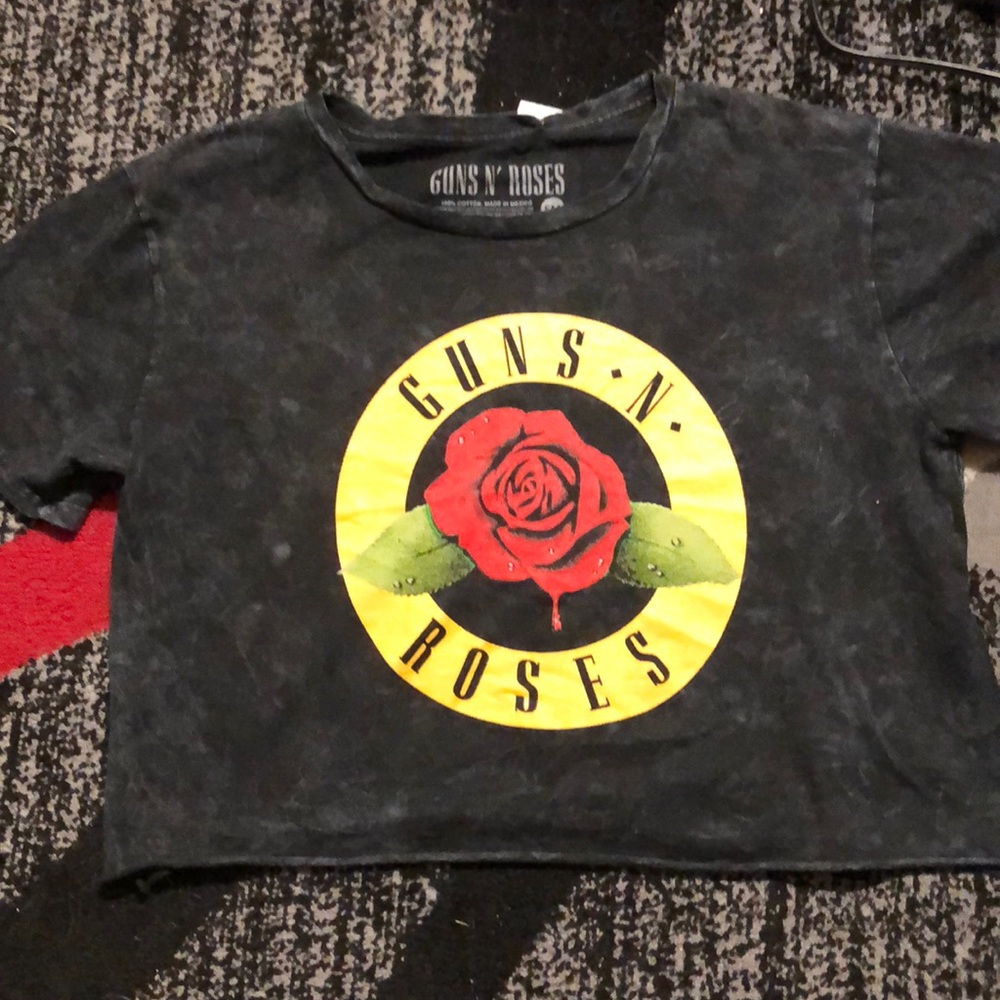 Graphic T-shirt guns and Roses